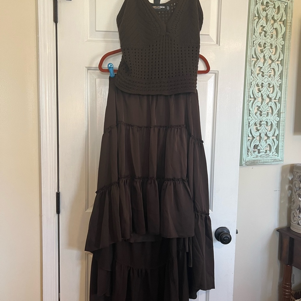 Gabrielle Union 2 piece tank and skirt brown new w/o tags size xl. This is a set